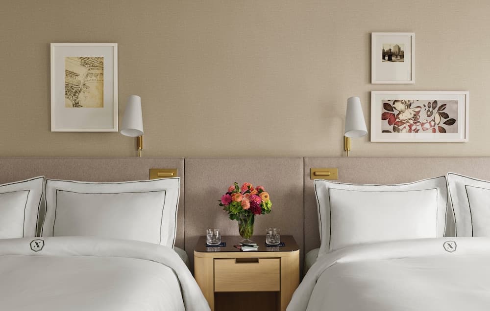 Room, 2 Queen Beds, Accessible (Roll-in shower)