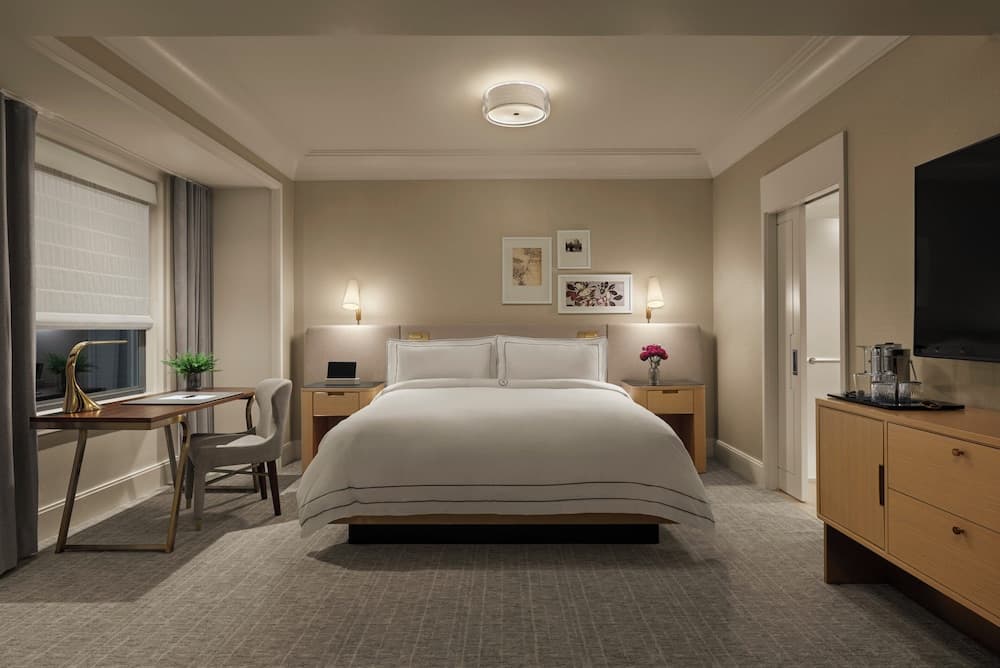 Studio Suite (Roll-in shower)