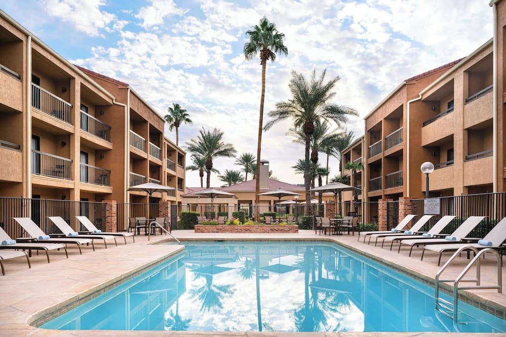 Courtyard by Marriott Las Vegas Convention Center photo