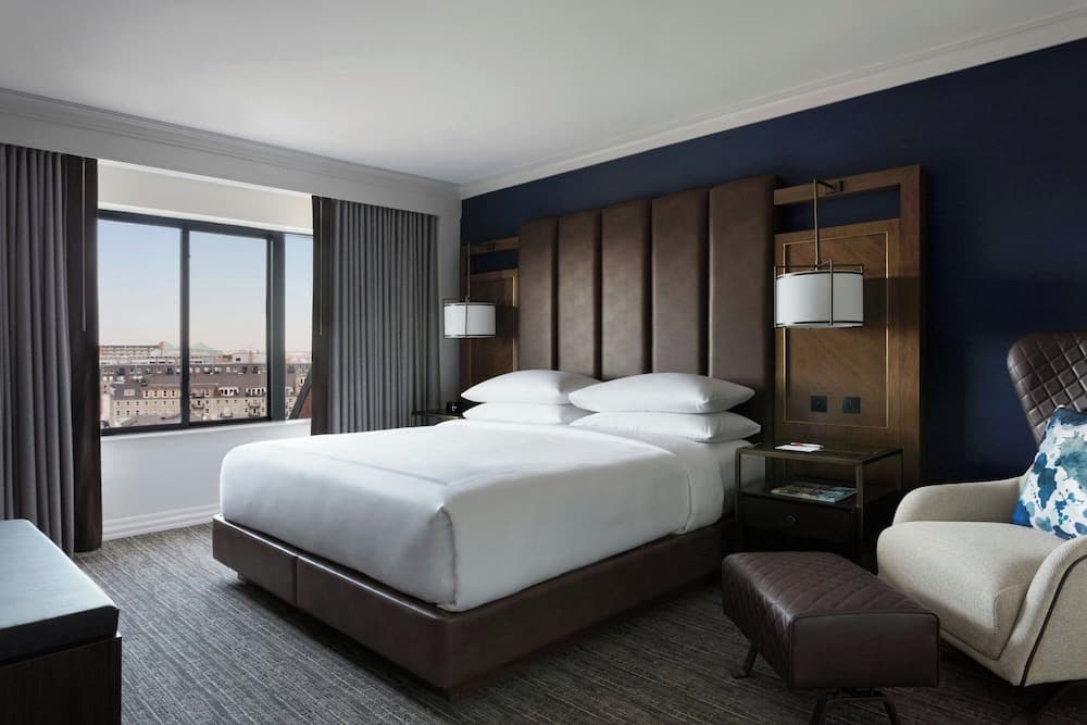 Room, 1 King Bed, City View