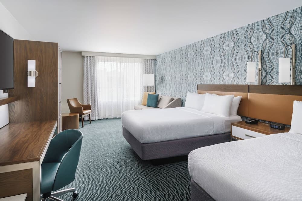 Room, Multiple Beds