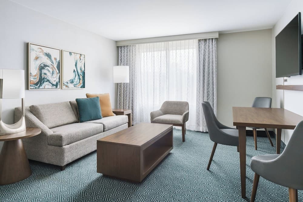 Suite, Multiple Beds, Hearing Accessible (Roll-in Shower & Transfer Shower)