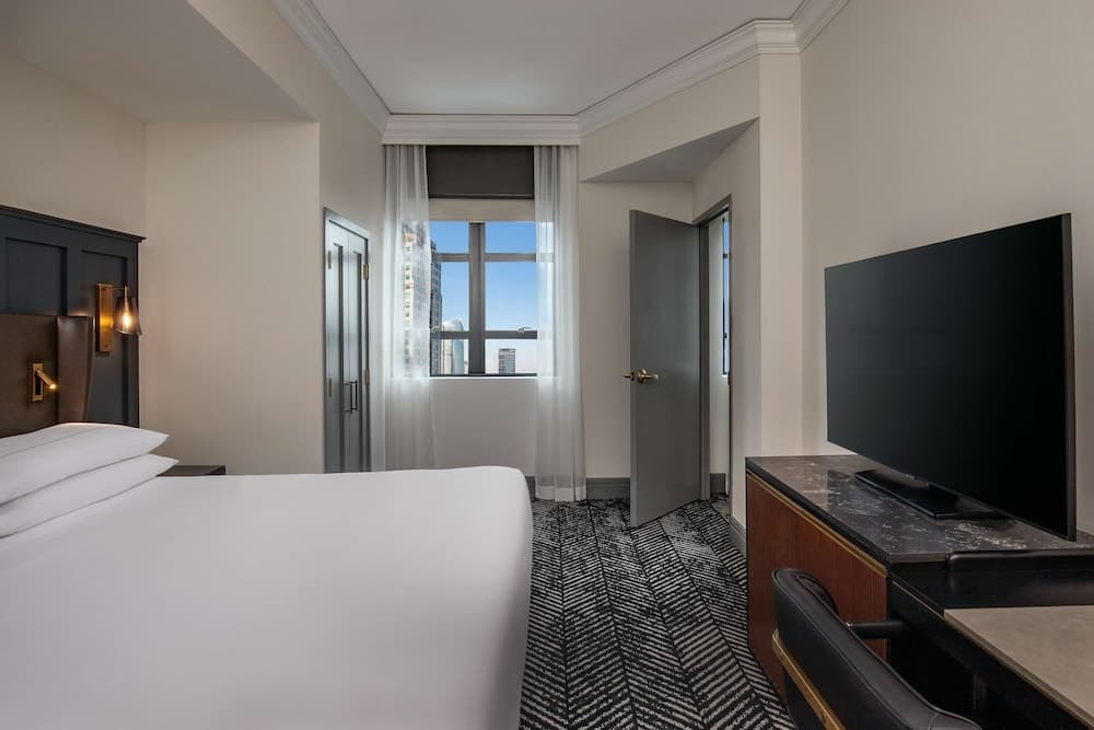 Suite, 1 King Bed