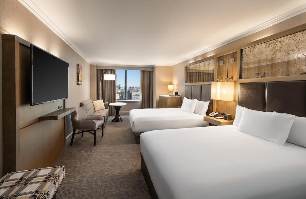 Room, 2 Queen Beds, City View