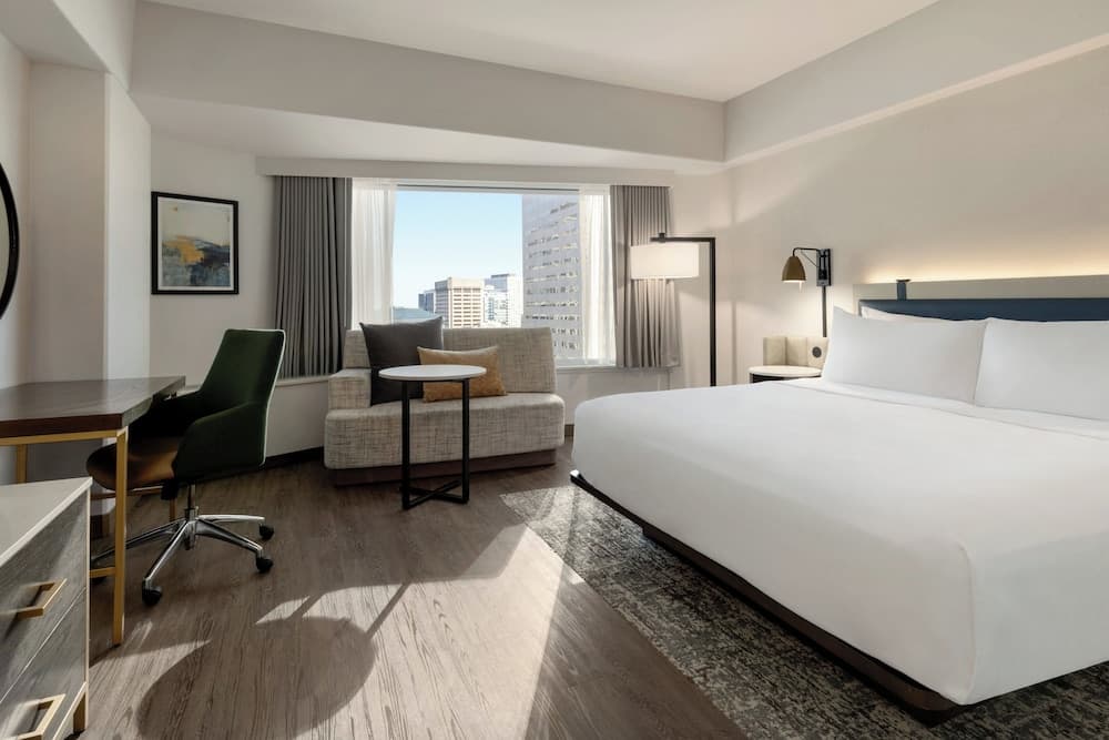 Premium Room, 1 King Bed (Space Needle View)