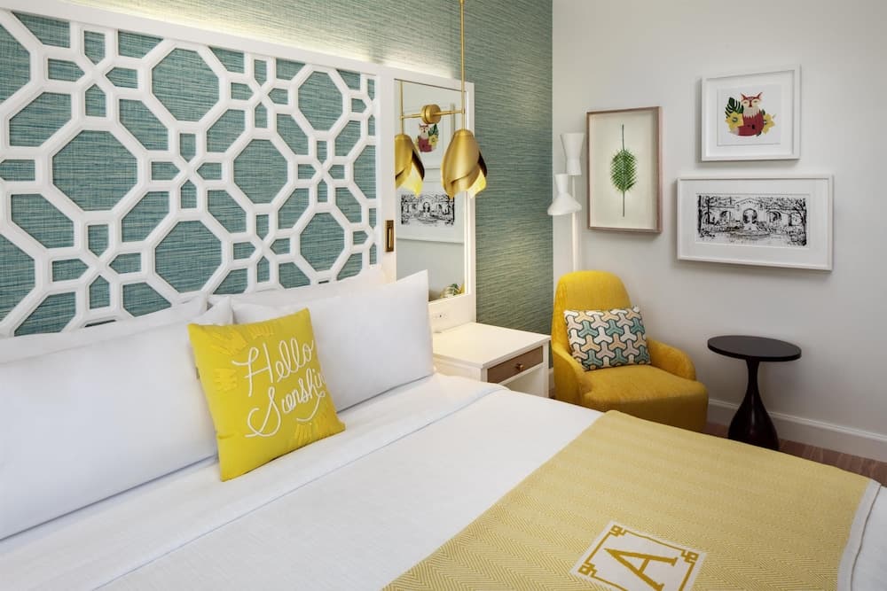 Classic Room, 1 King Bed, Accessible