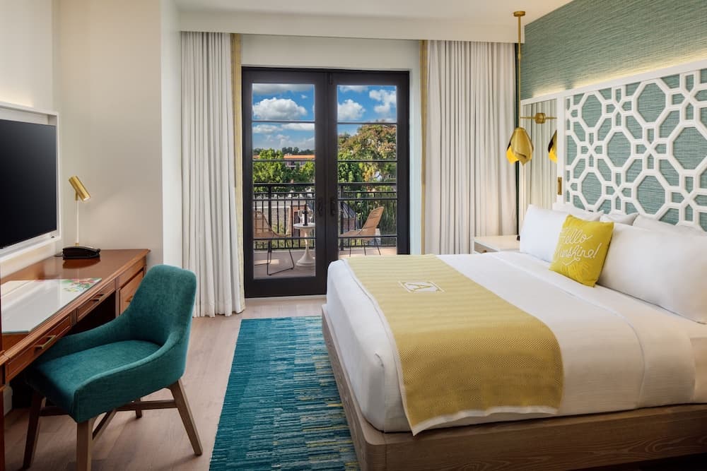 Classic Room, 1 King Bed, Balcony