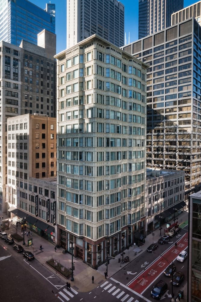 Staypineapple, An Iconic Hotel, The Loop photo