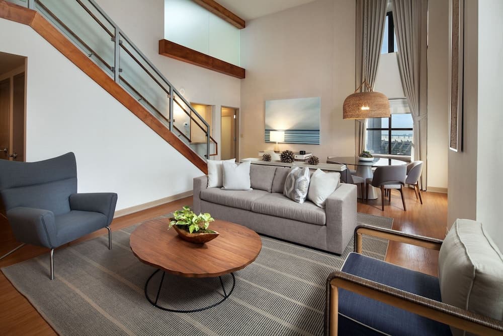 Suite, 1 King Bed with Sofa bed, Bay View