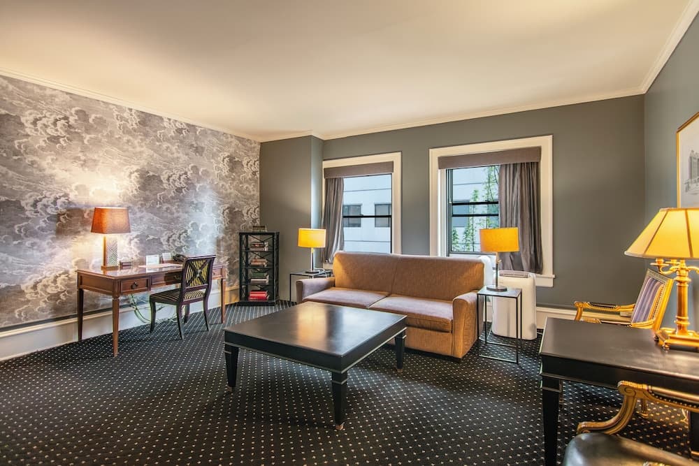 Sorrento Suite