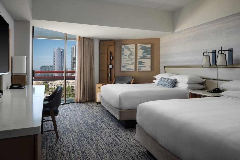 Deluxe Room, 2 Queen Beds, Balcony, City View