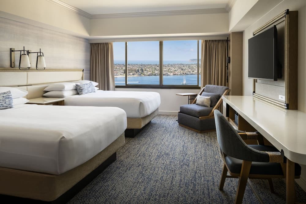 Deluxe Room, 2 Queen Beds, Bay View