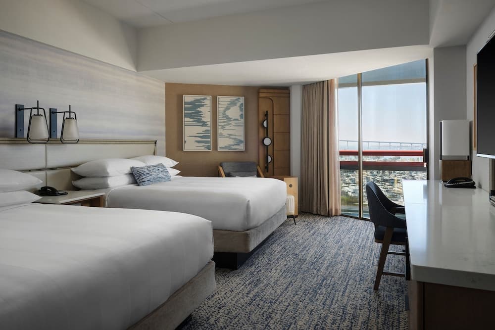 Deluxe Room, 2 Queen Beds, Balcony, Bay View