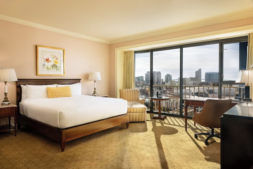 Deluxe Room, 1 King Bed