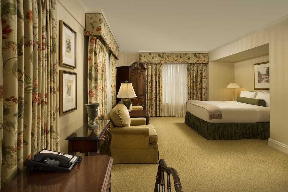 Deluxe Room, 1 Queen Bed