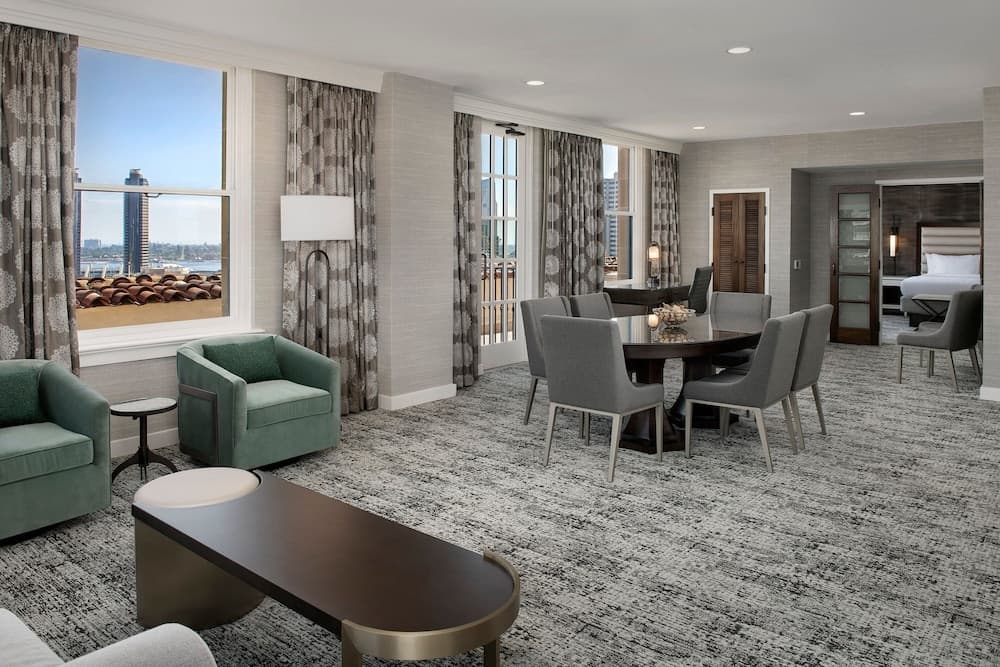 Presidential Suite, 1 Bedroom (Partial Bay View, High Floor)