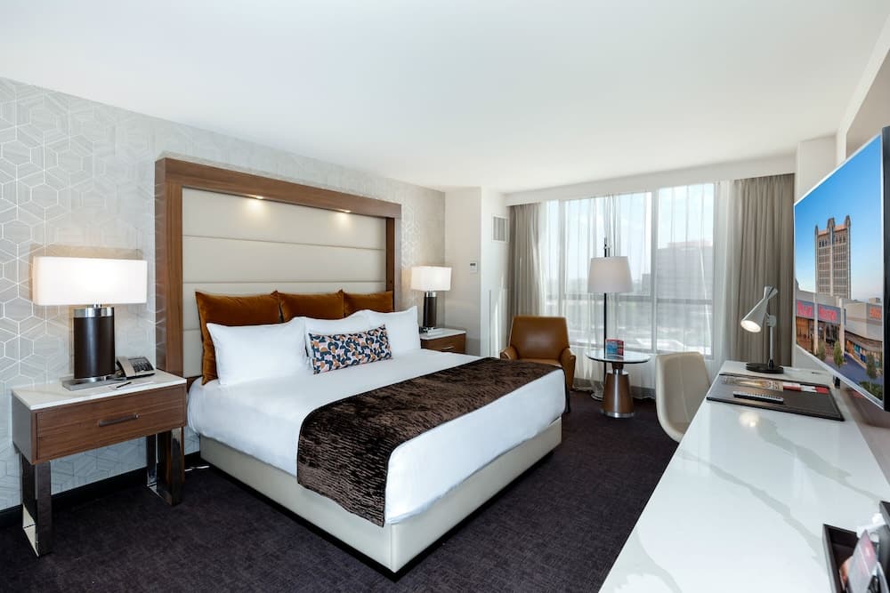 Premier Room, 1 King Bed, City View