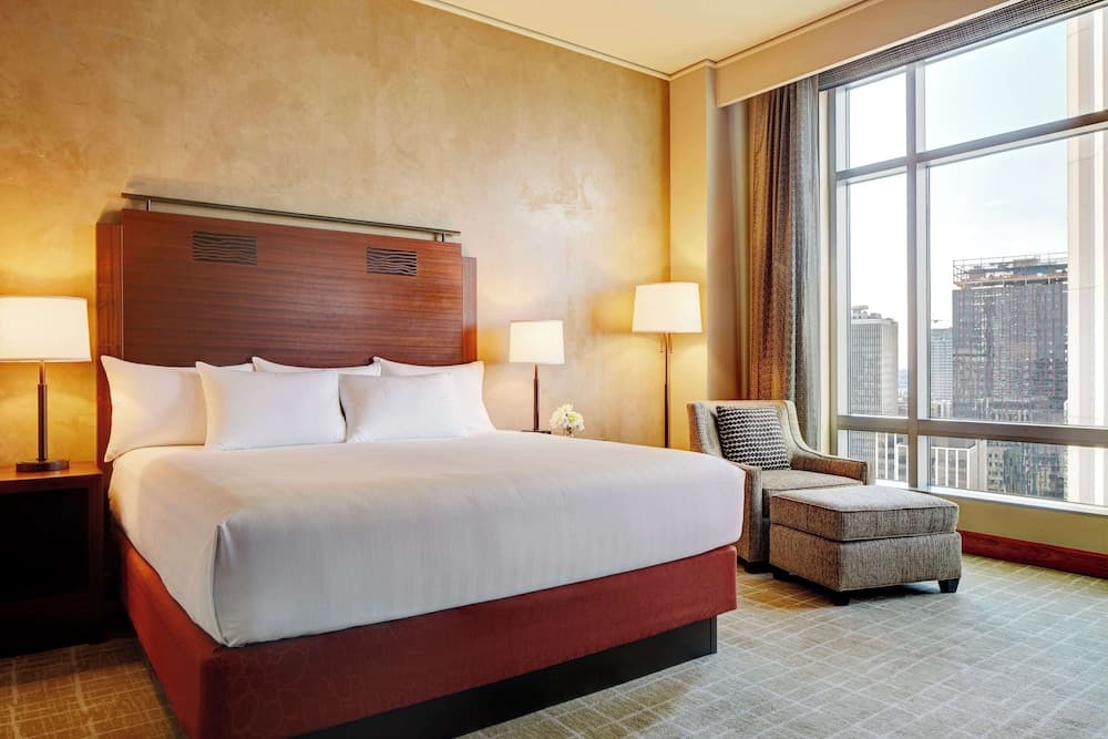 Room, 1 King Bed (Club Access)