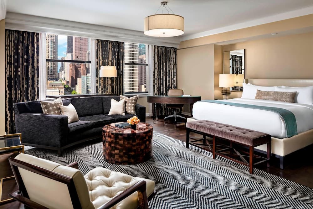 Junior Suite, 1 King Bed