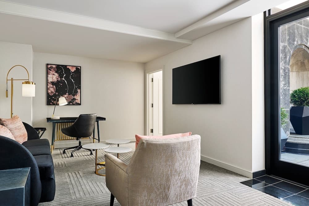 Junior Suite, 1 King Bed, Terrace