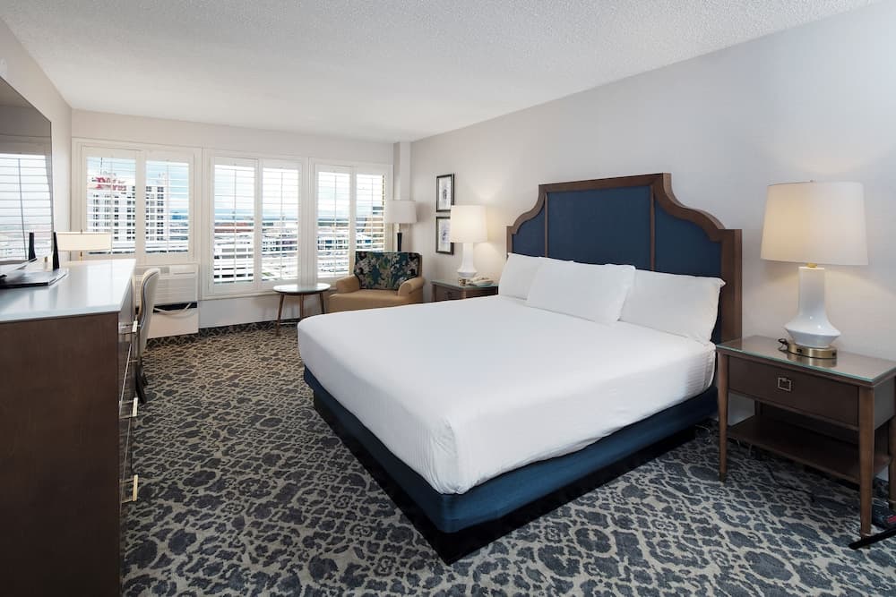 Deluxe Room, 1 King Bed, Non Smoking