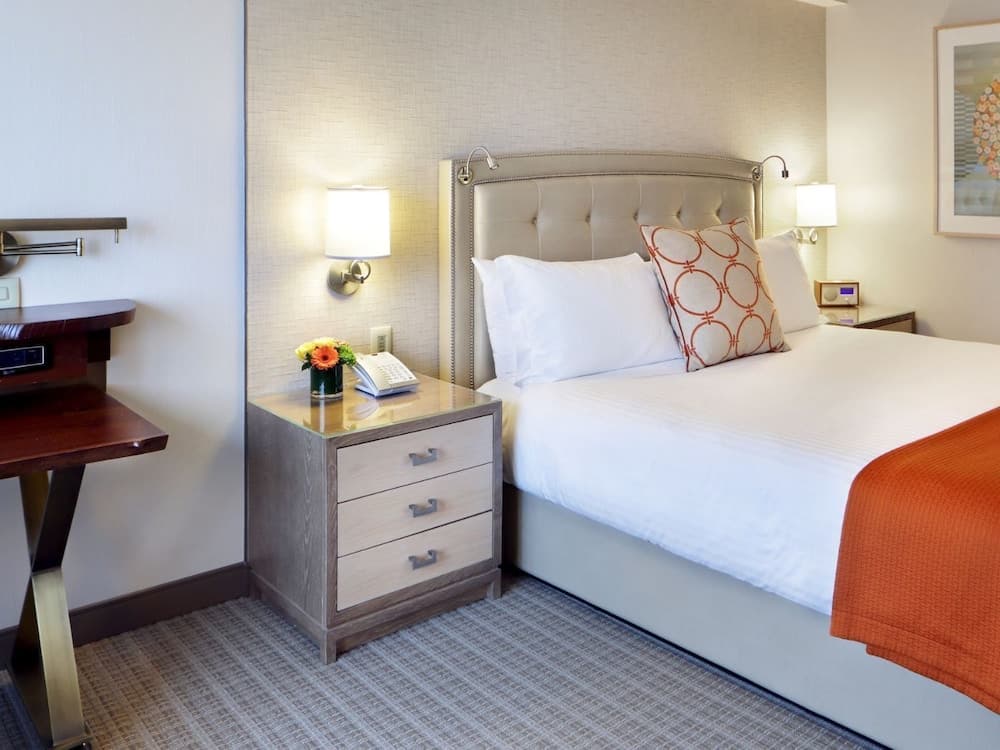 Deluxe Room, 1 King Bed