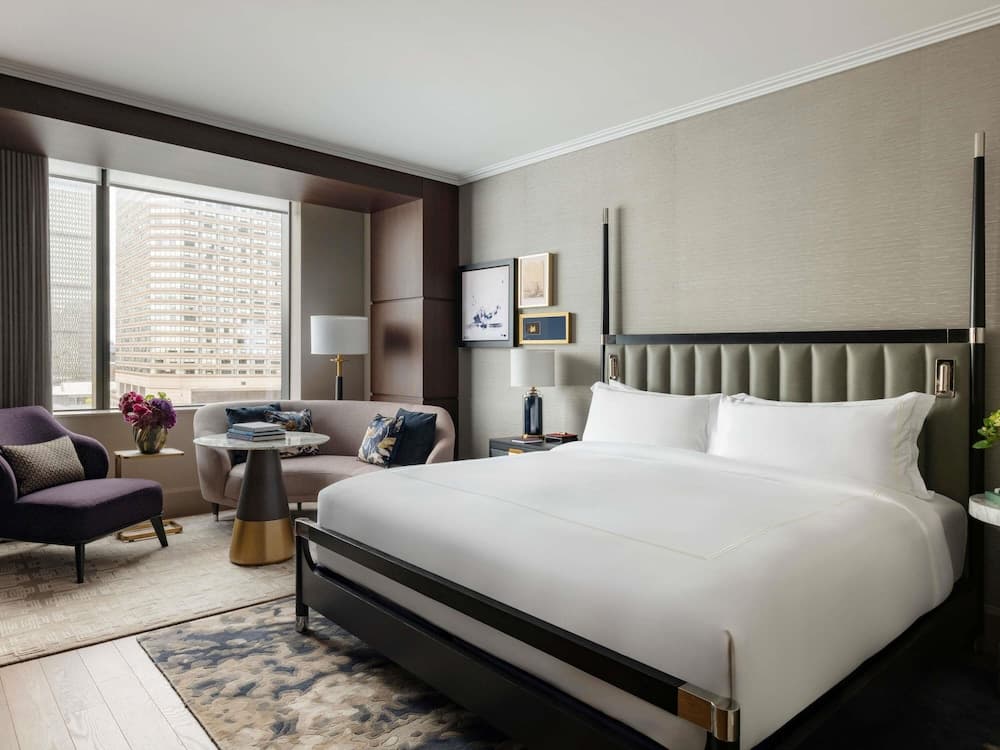 Premier Room, 1 King Bed (Hearing Access)