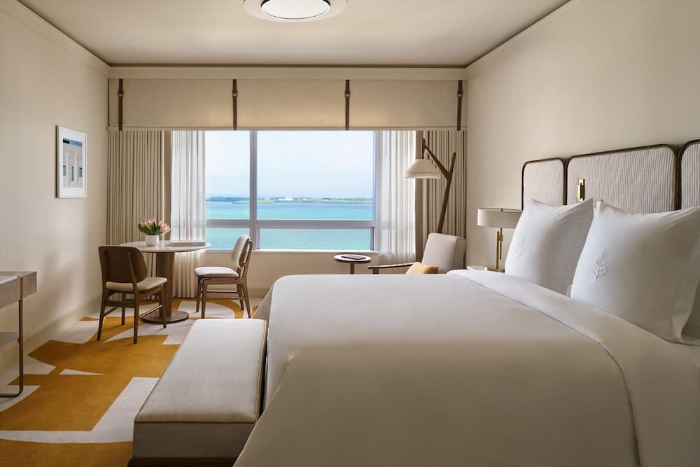 Premier Room (Bayfront King)