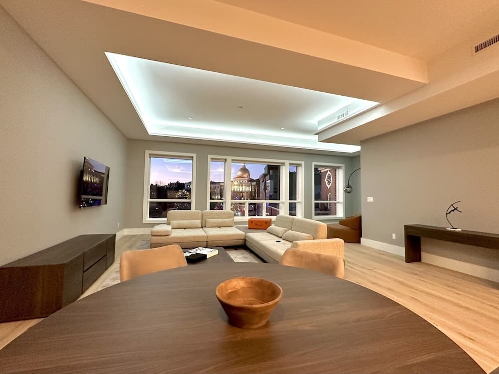 Luxury Suite 2