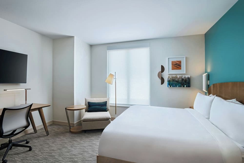 Room, 1 King Bed (Hearing Accessible)