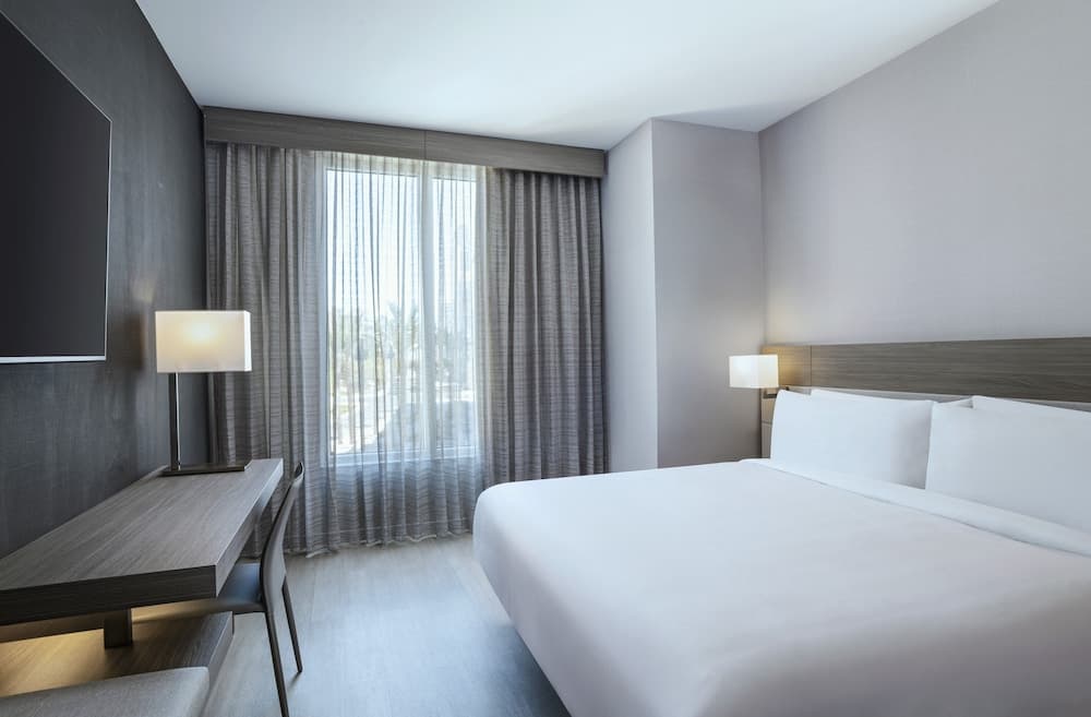 Room, 1 King Bed (Mobility Accessible, Transfer Shower)