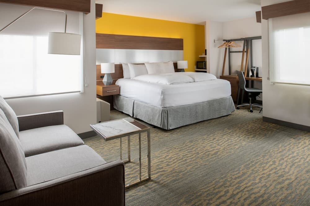 Junior Suite, 1 King Bed with Sofa bed (Gaslamp)