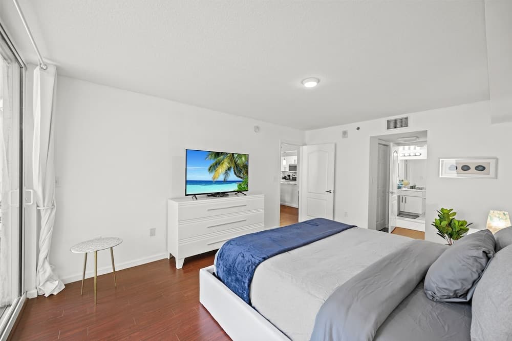 Deluxe Apartment, City View