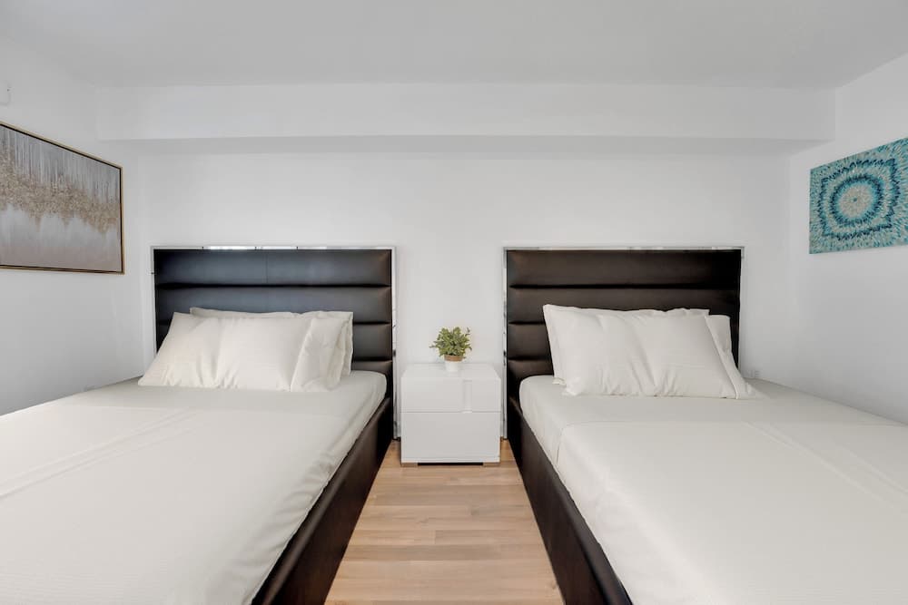 Deluxe Apartment, City View