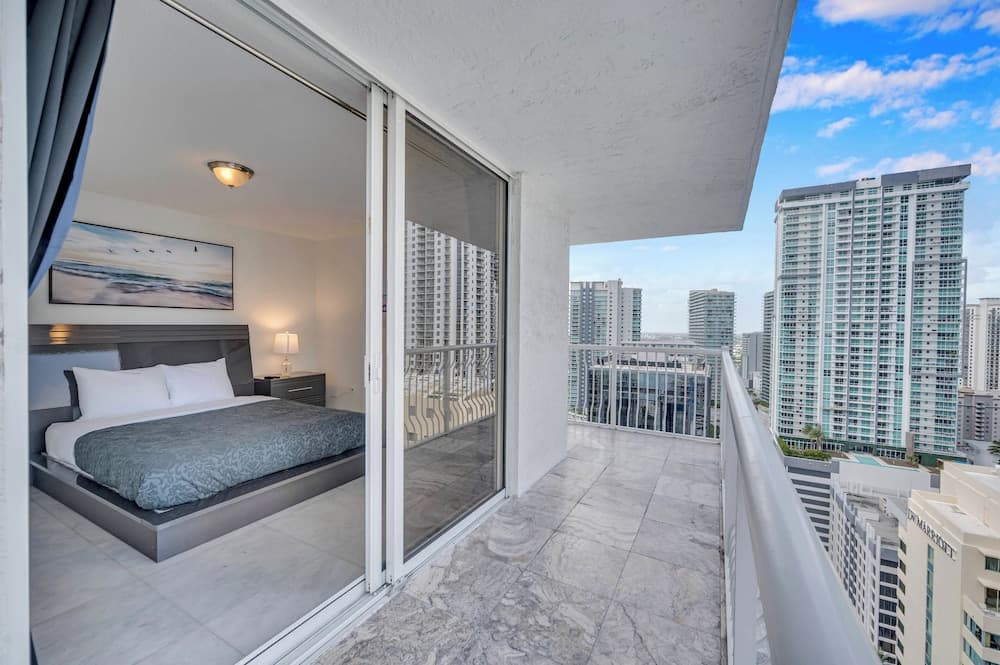 Deluxe Apartment, City View