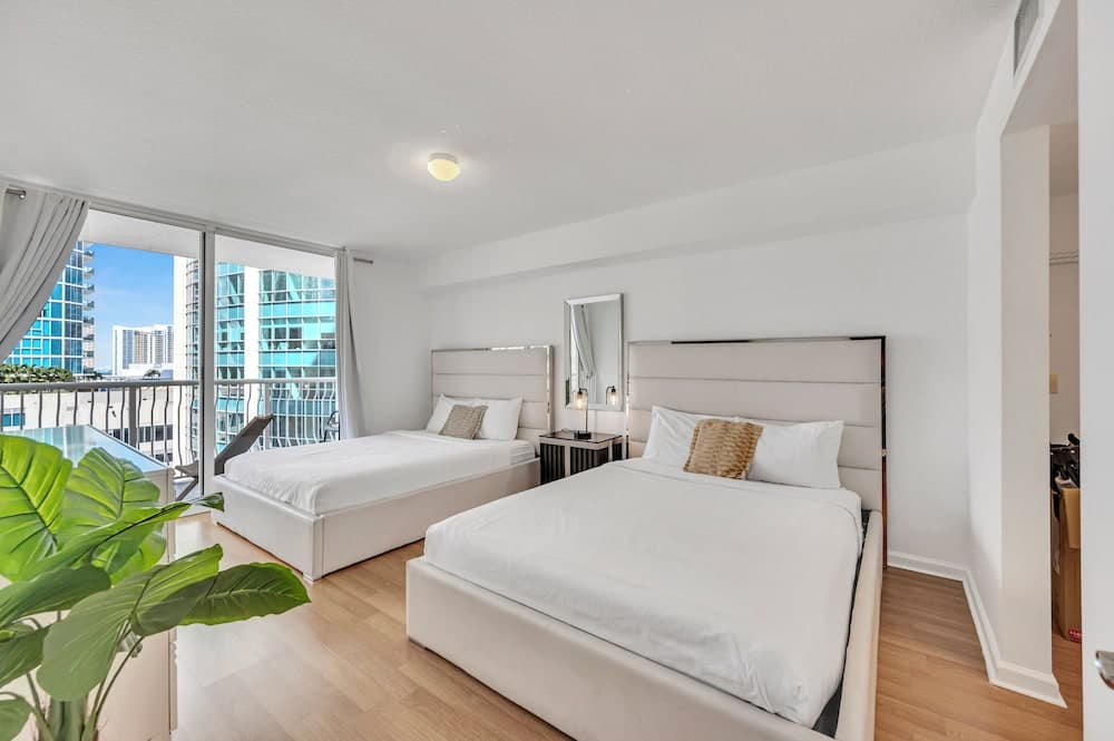 Deluxe Apartment, City View