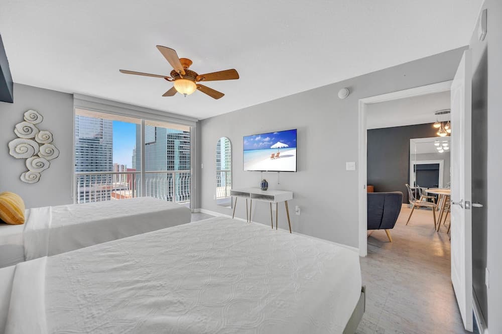 Deluxe Apartment, City View