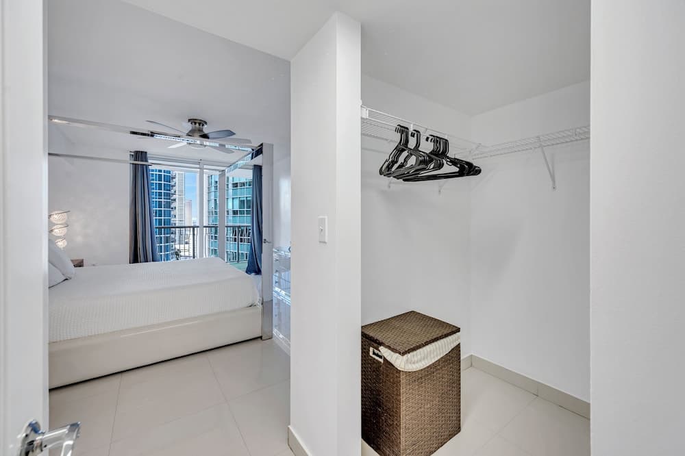Deluxe Apartment, City View