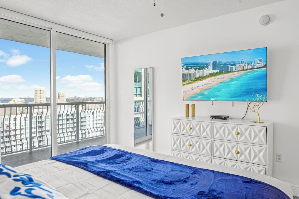 Deluxe Apartment, City View