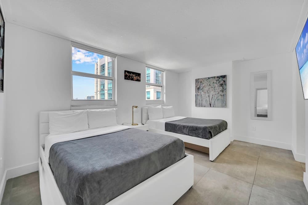 Deluxe Apartment, City View