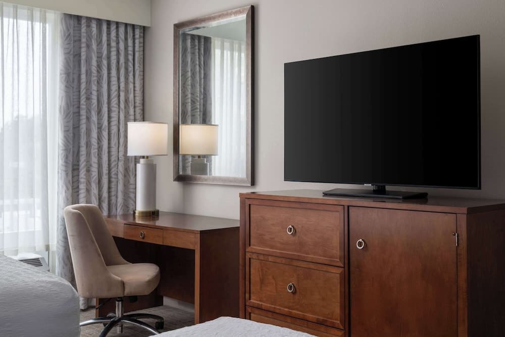 Room, 2 Queen Beds, Accessible, Non Smoking (Hearing)