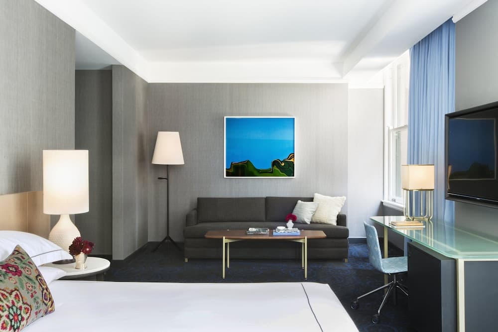 Studio Suite, 1 King Bed, Mobility Accessible (Roll-In Shower)