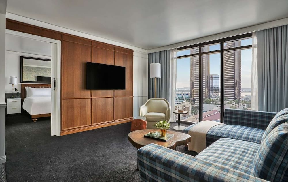 Bay Two Bedroom King Suite
