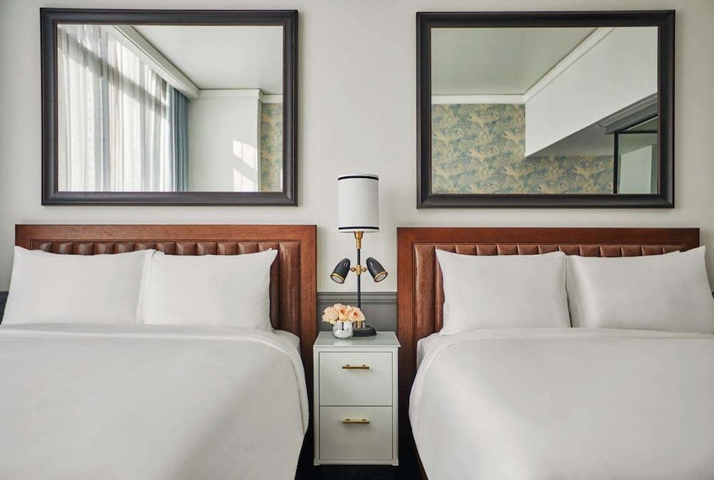 Bay Two Bedroom King/Queen Suite