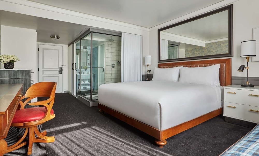 Corner One Bedroom Suite