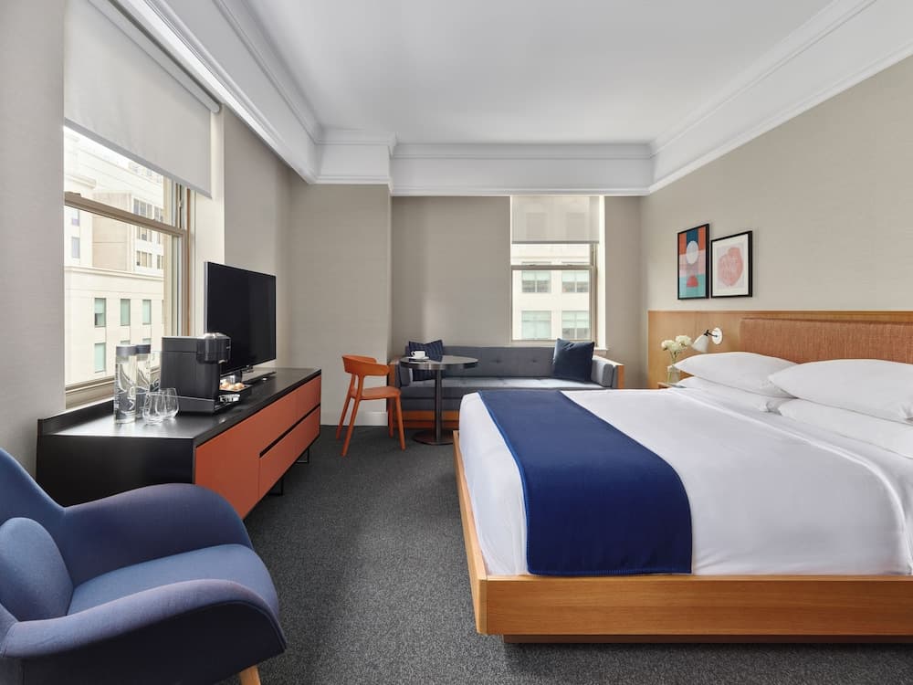 Premium Room, 1 King Bed, Corner