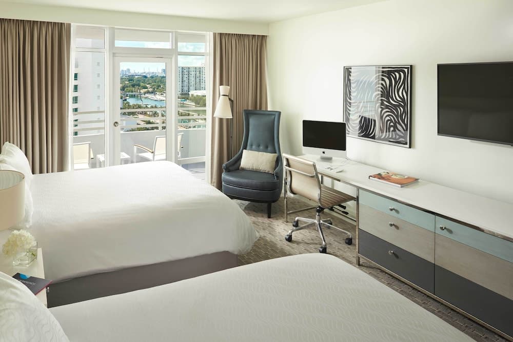 Deluxe Room, 2 Queen Beds, Balcony, Bay View