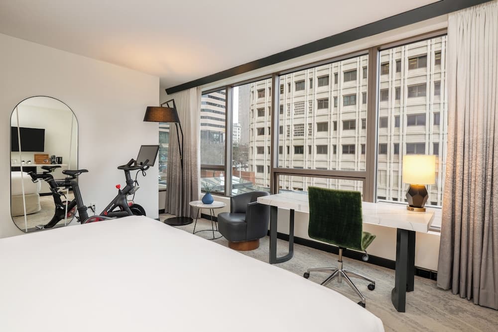 Room, 1 King Bed, City View (Fitness)