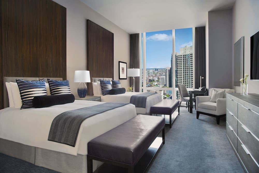 Deluxe Room, 2 Queen Beds, City View