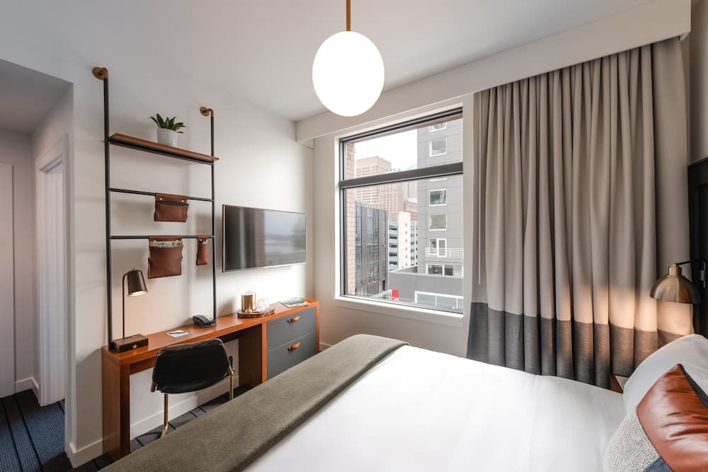 Room, 1 King Bed, City View